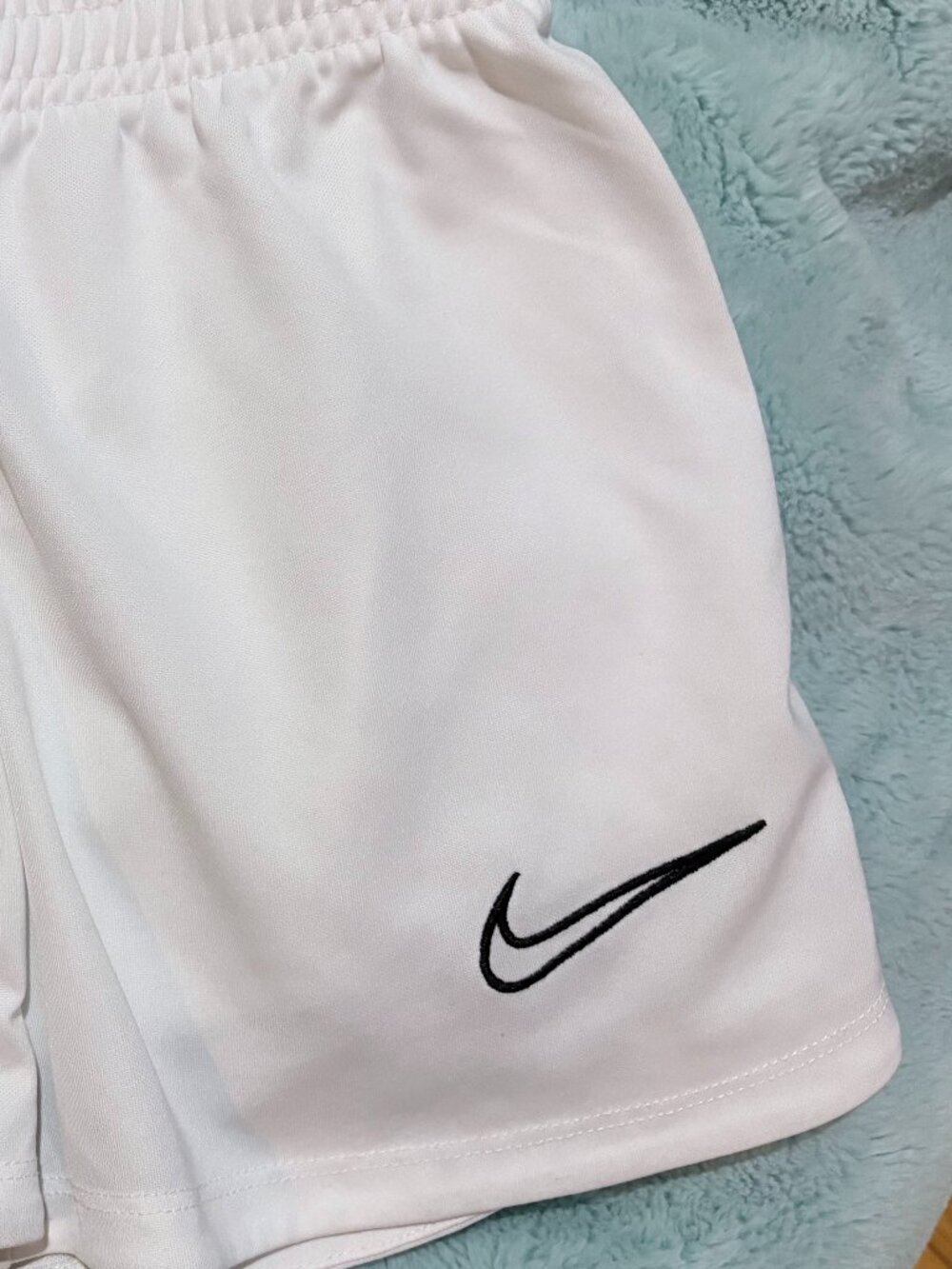 Nike White Girl’s  Athletic Shorts - Size M
